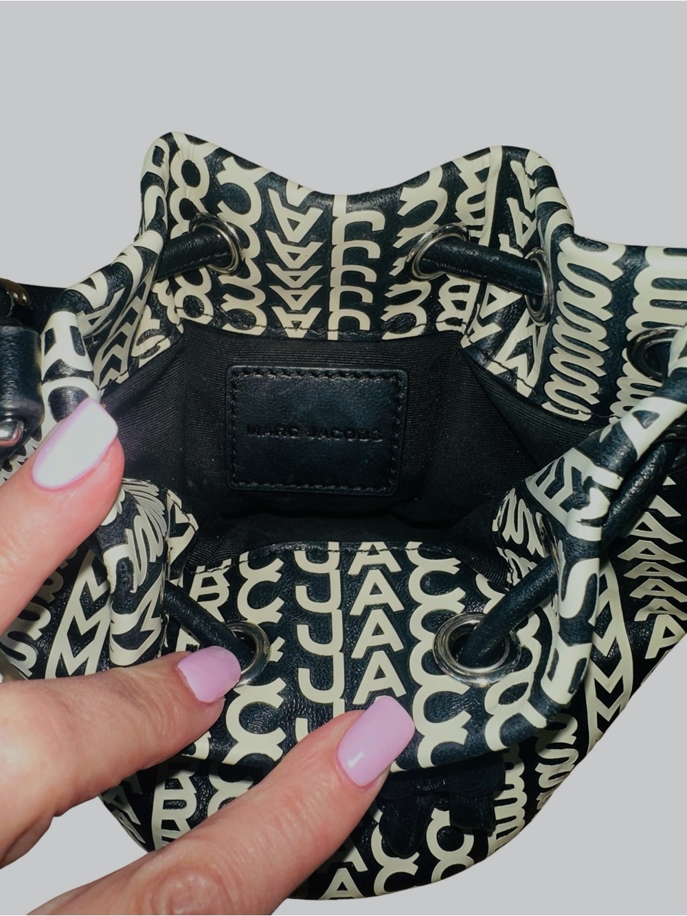 Marc Jacobs Black and White Logo Mini Bucket Bag - Picture 7 of 8
